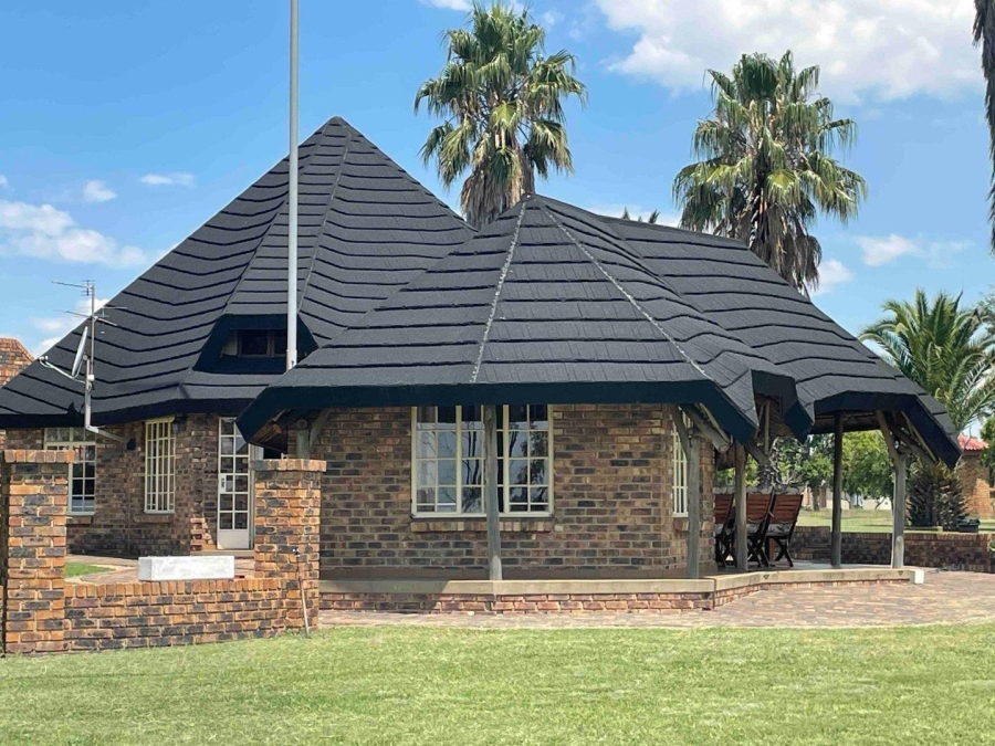 5 Bedroom Property for Sale in Oranjeville Free State